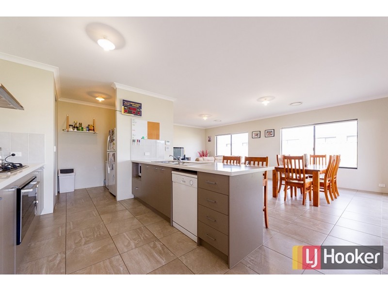 12 Nepean Turn, Millbridge WA 6232