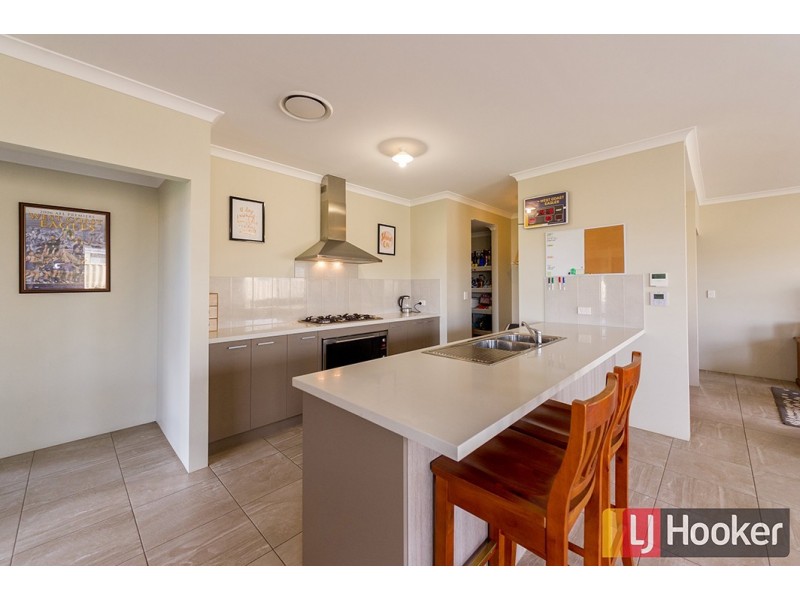 12 Nepean Turn, Millbridge WA 6232