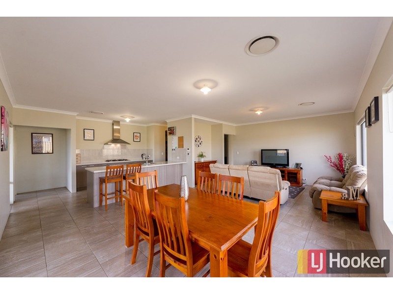 12 Nepean Turn, Millbridge WA 6232