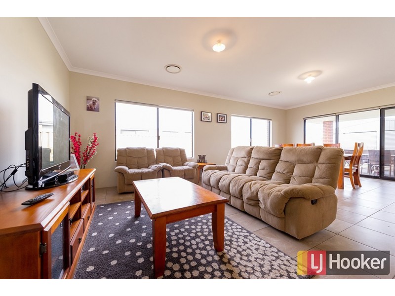 12 Nepean Turn, Millbridge WA 6232