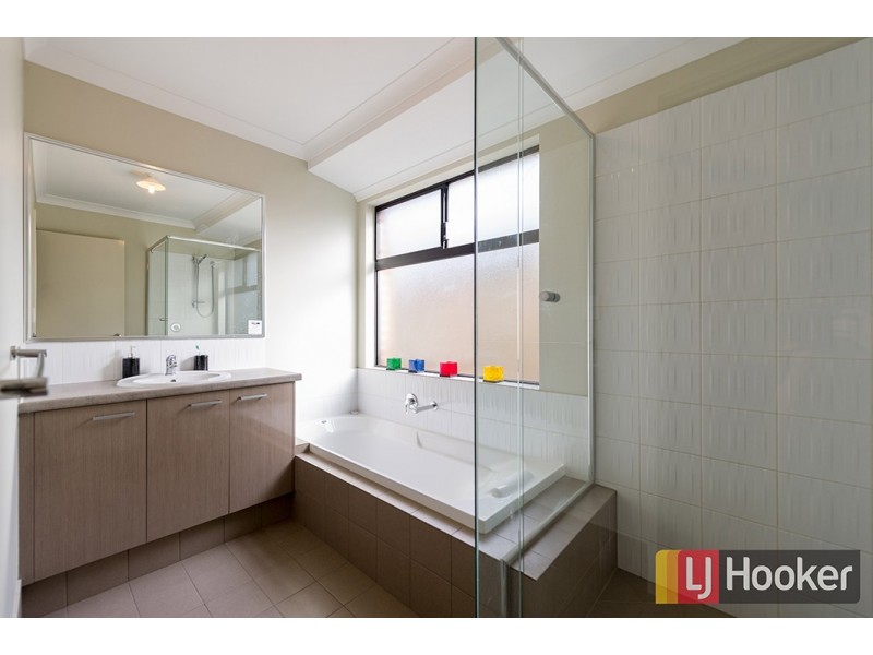 12 Nepean Turn, Millbridge WA 6232