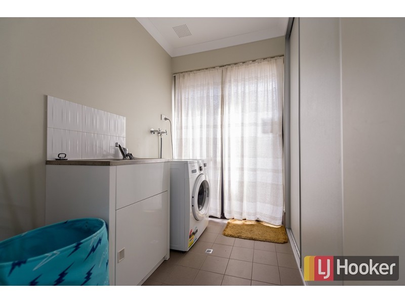 12 Nepean Turn, Millbridge WA 6232