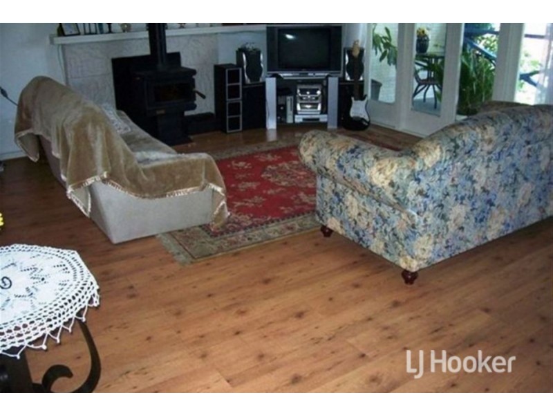 9 York Road, Collie WA 6225