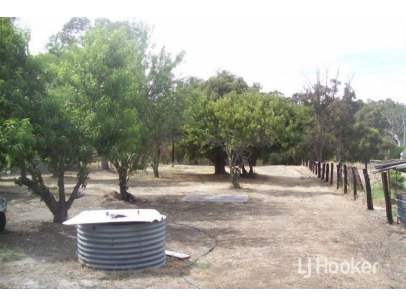 9 York Road, Collie WA 6225