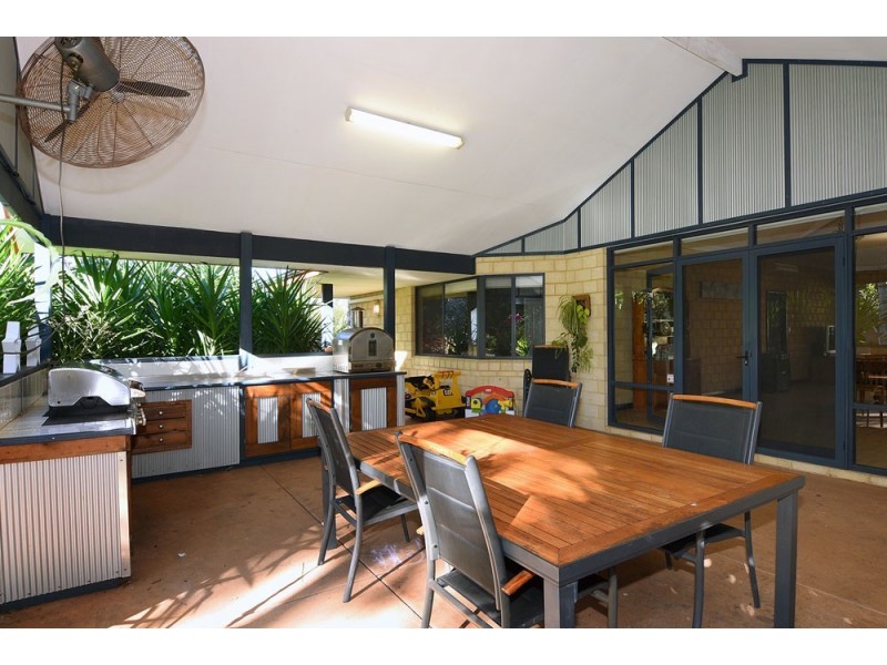 54 Roberts Road, Leschenault WA 6233