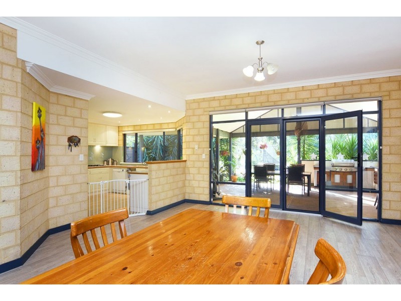 54 Roberts Road, Leschenault WA 6233