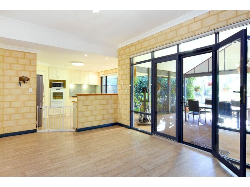 54 Roberts Road, Leschenault WA 6233