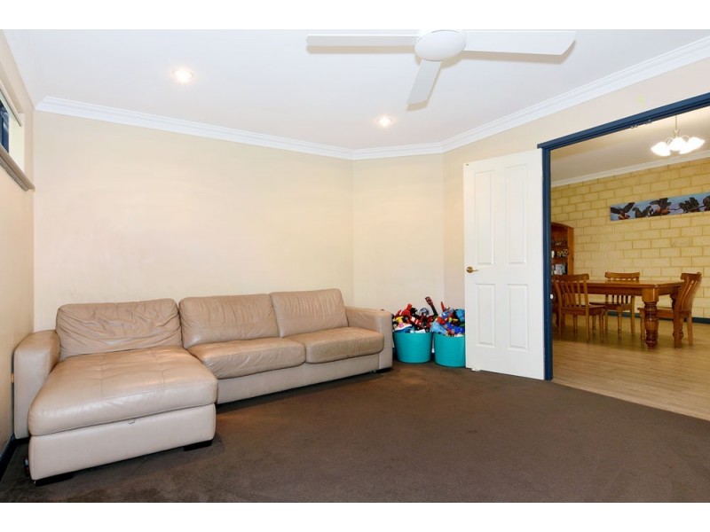 54 Roberts Road, Leschenault WA 6233