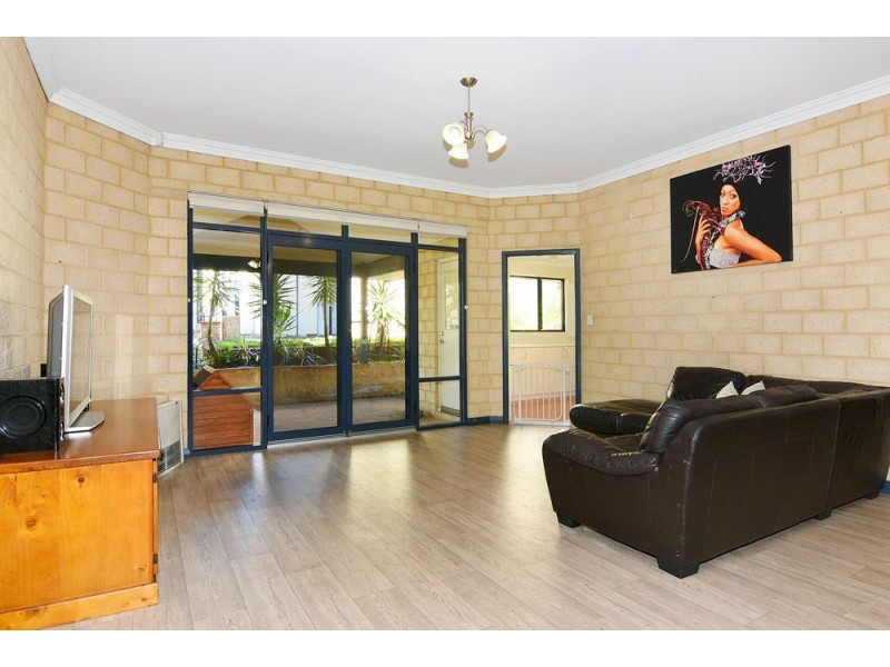 54 Roberts Road, Leschenault WA 6233