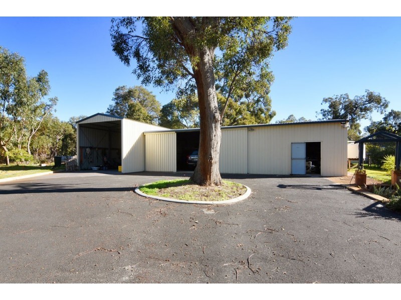 54 Roberts Road, Leschenault WA 6233
