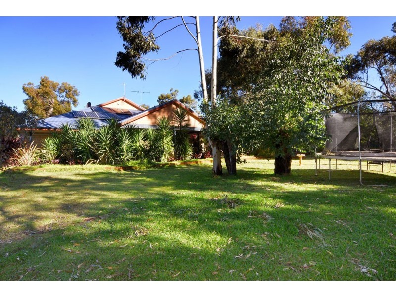 54 Roberts Road, Leschenault WA 6233