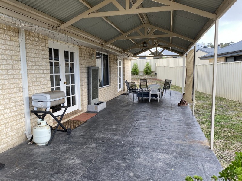 8 Jacaranda Loop, Collie WA 6225