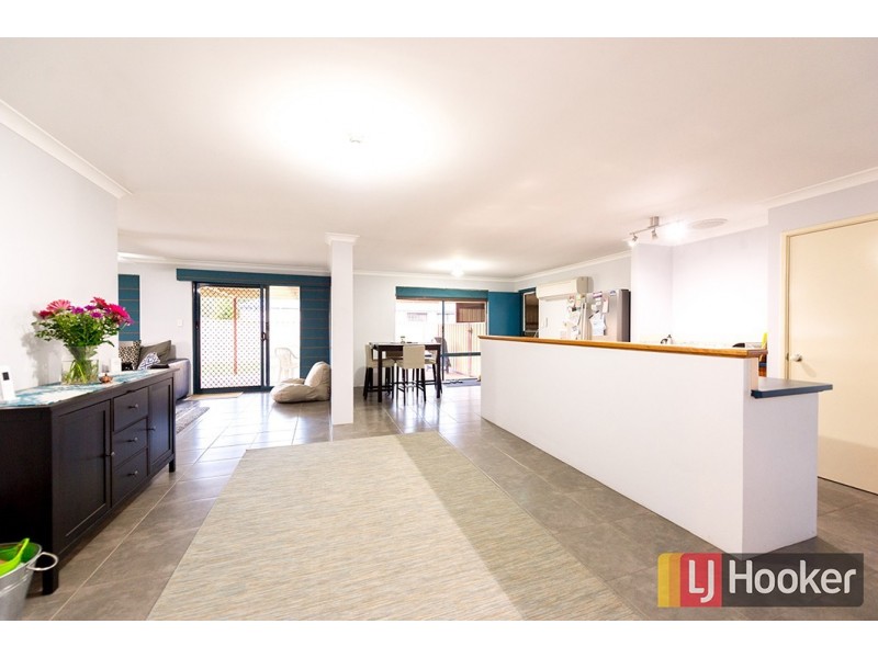 8 Wandoo Road, Dalyellup WA 6230