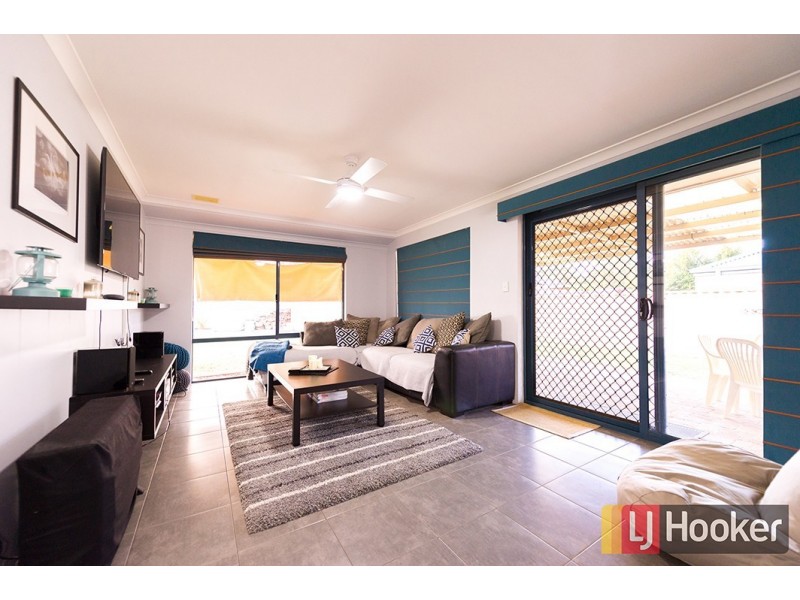 8 Wandoo Road, Dalyellup WA 6230