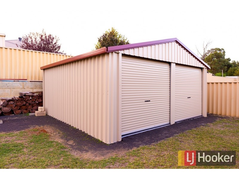 8 Wandoo Road, Dalyellup WA 6230