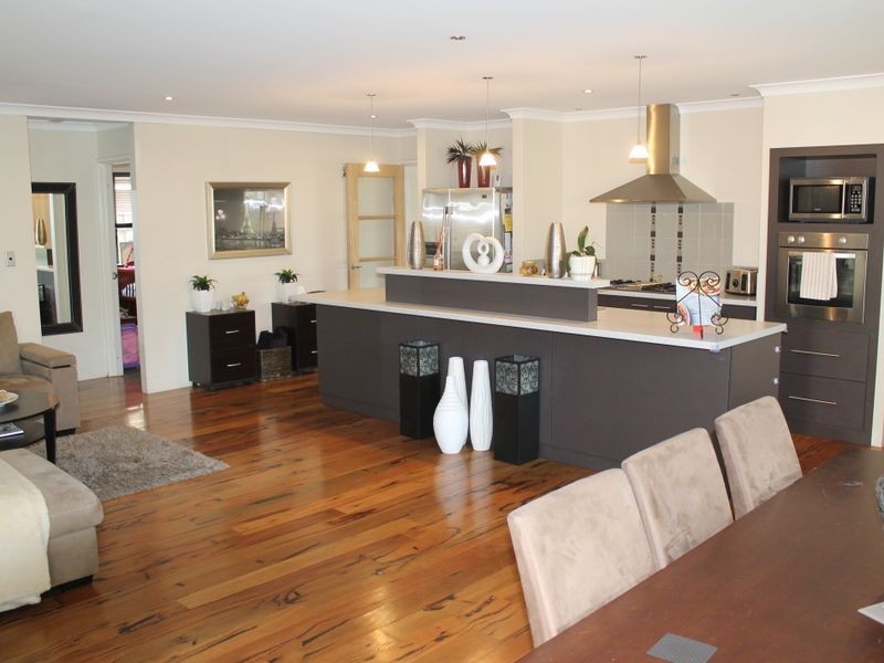 62 Barton Drive, Australind WA 6233