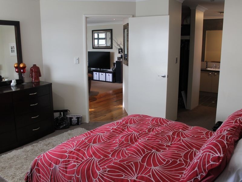 62 Barton Drive, Australind WA 6233