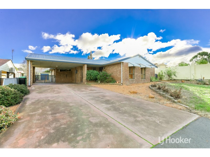 31 Saunders Street, Collie WA 6225