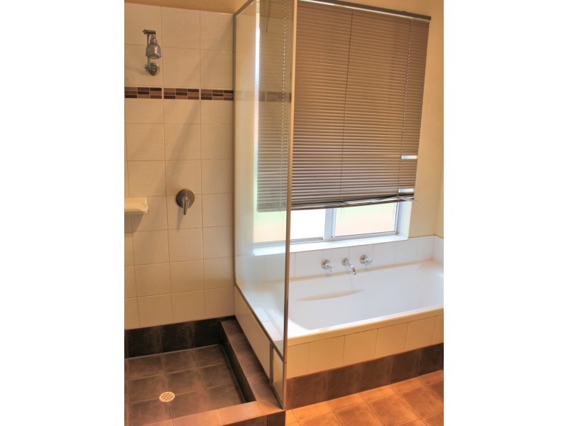 9 Shier Rise, Burekup WA 6227