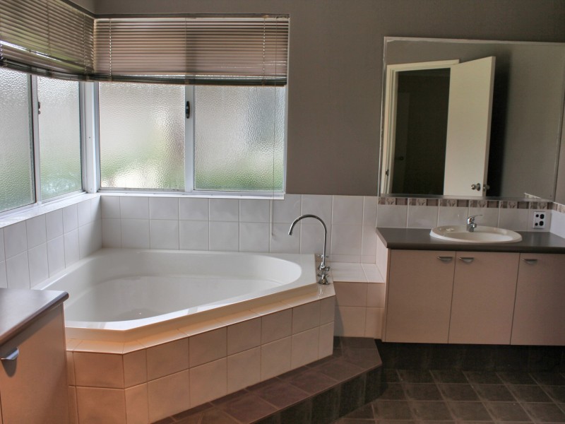 9 Shier Rise, Burekup WA 6227