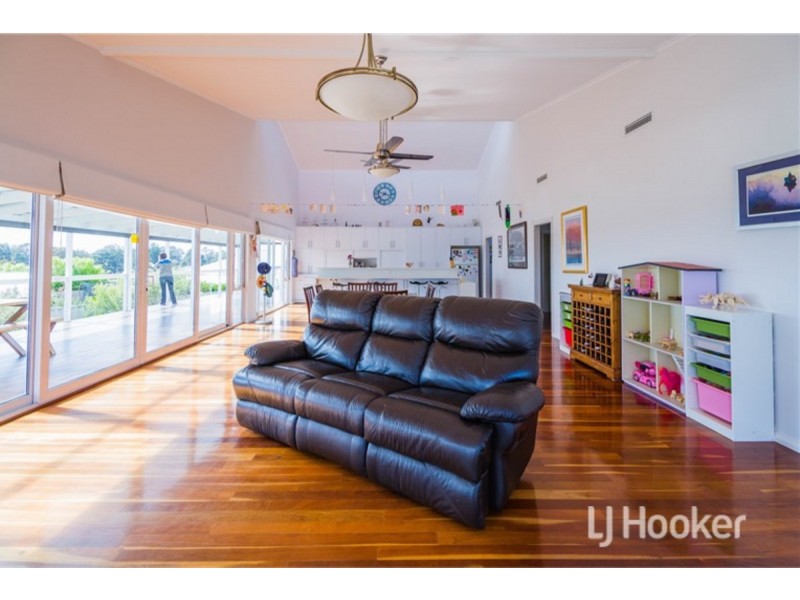 23 Wellington Boulevard, Collie WA 6225