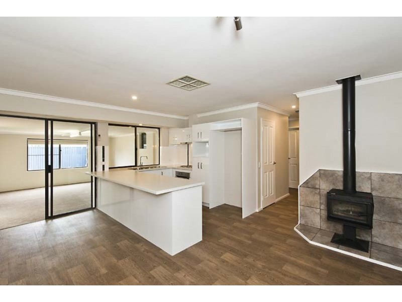 6 Beechcroft Place, Camillo WA 6111