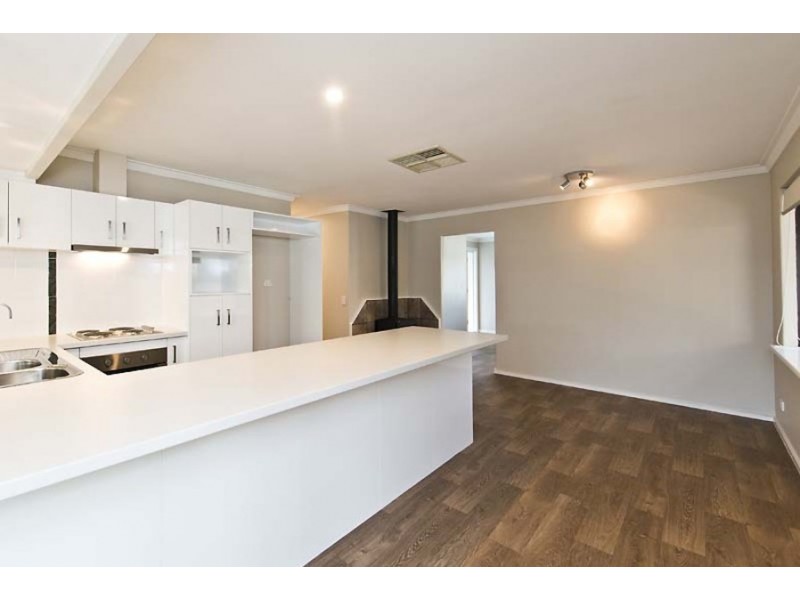 6 Beechcroft Place, Camillo WA 6111