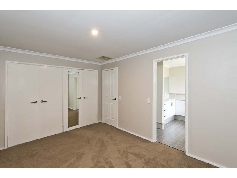 6 Beechcroft Place, Camillo WA 6111