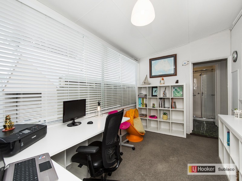 6a Purdom Road, Wembley Downs WA 6019