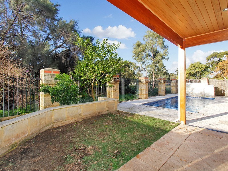 6A Waterway Crescent, Ascot WA 6104