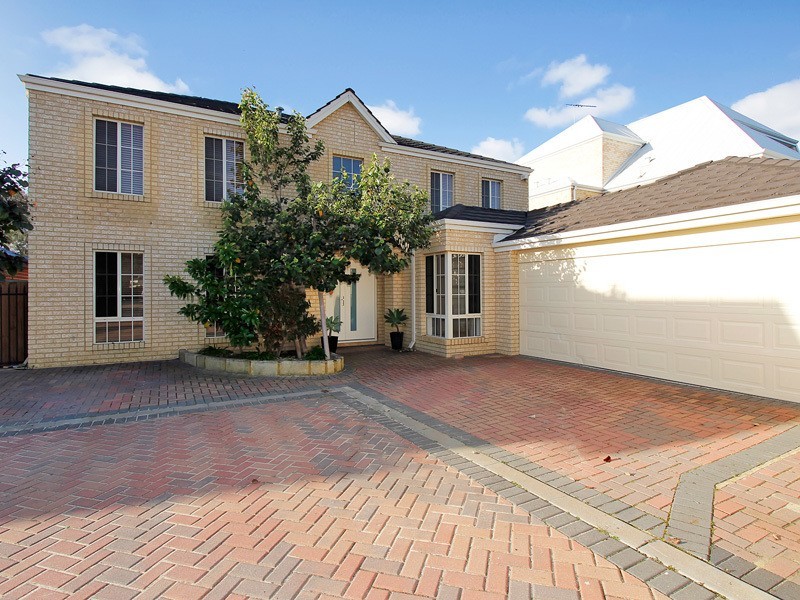 6A Waterway Crescent, Ascot WA 6104