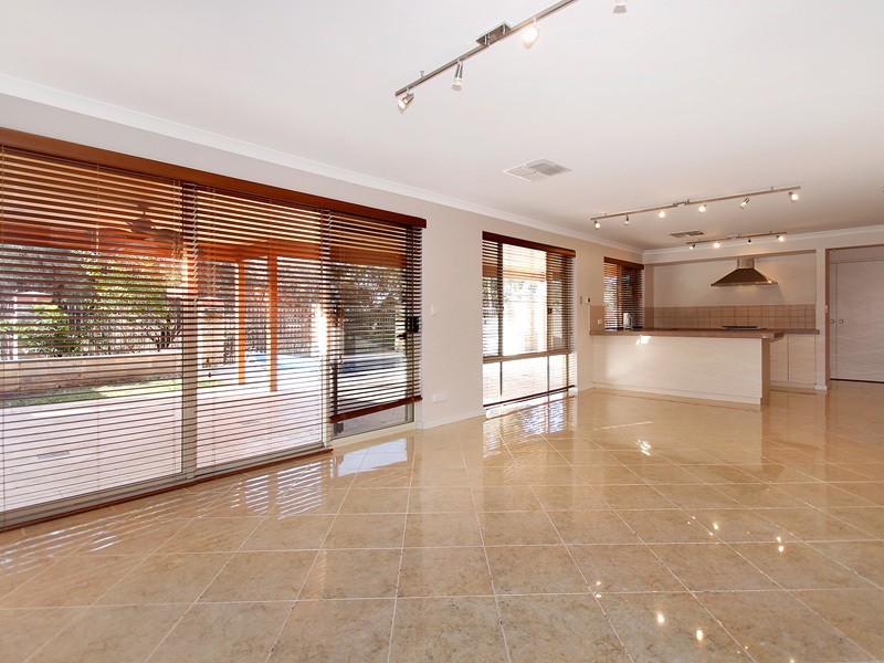 6A Waterway Crescent, Ascot WA 6104