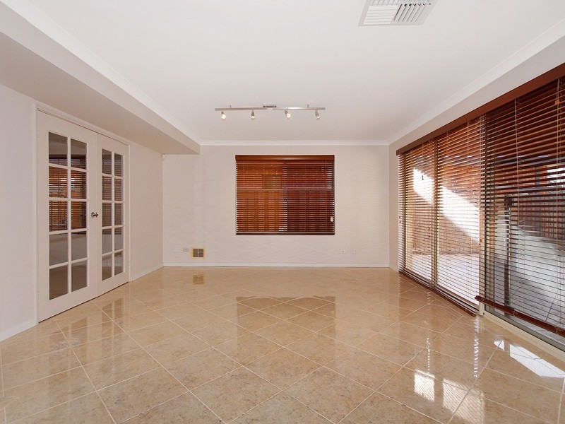 6A Waterway Crescent, Ascot WA 6104