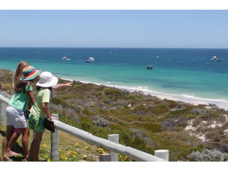 17 Jones Promenade, Seabird WA 6042