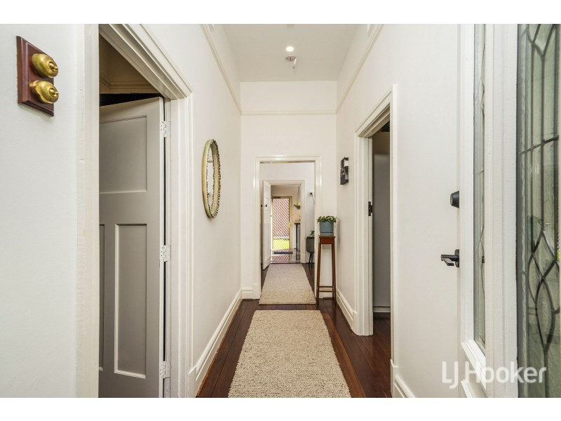 105 Tenth Avenue, Inglewood WA 6052