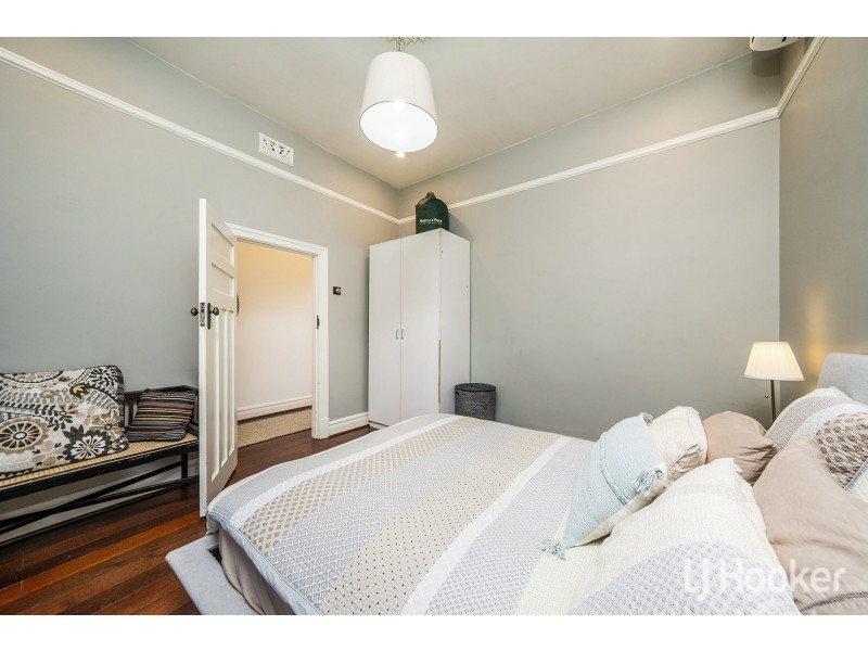 105 Tenth Avenue, Inglewood WA 6052