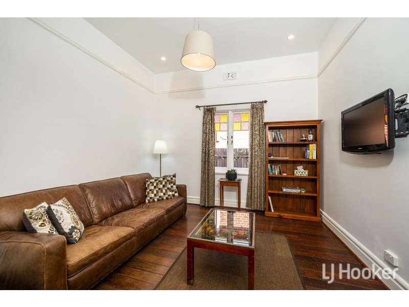 105 Tenth Avenue, Inglewood WA 6052