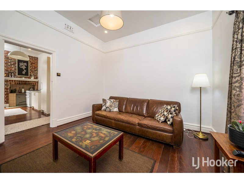 105 Tenth Avenue, Inglewood WA 6052