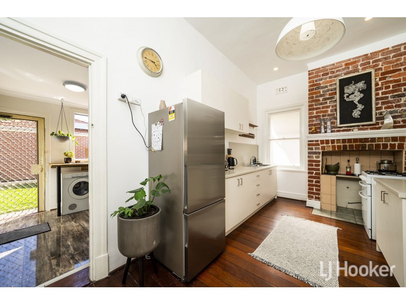 105 Tenth Avenue, Inglewood WA 6052