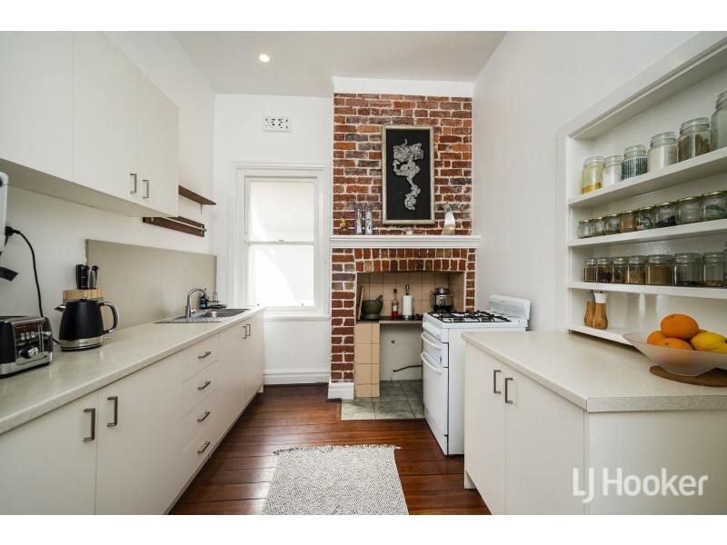 105 Tenth Avenue, Inglewood WA 6052