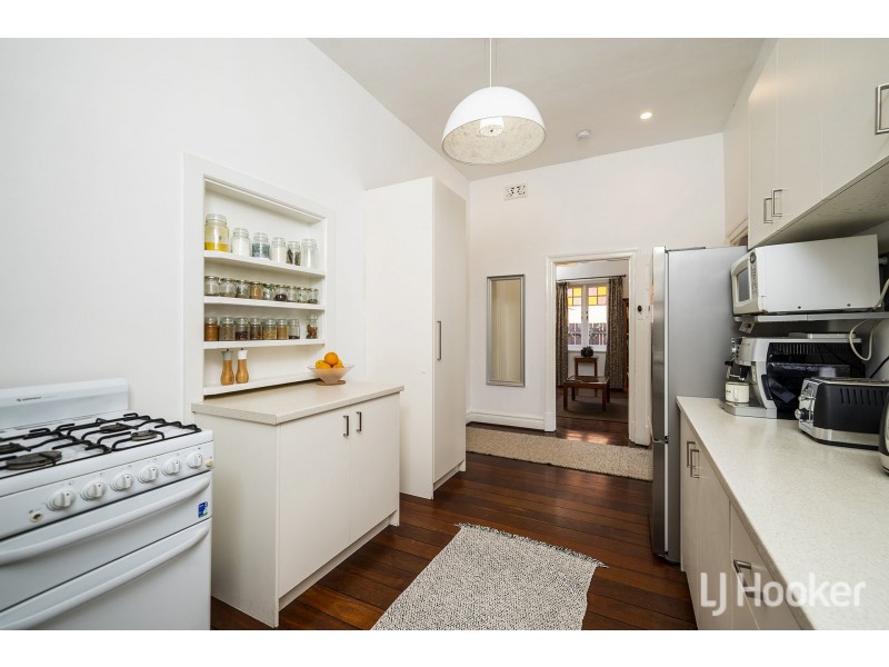 105 Tenth Avenue, Inglewood WA 6052