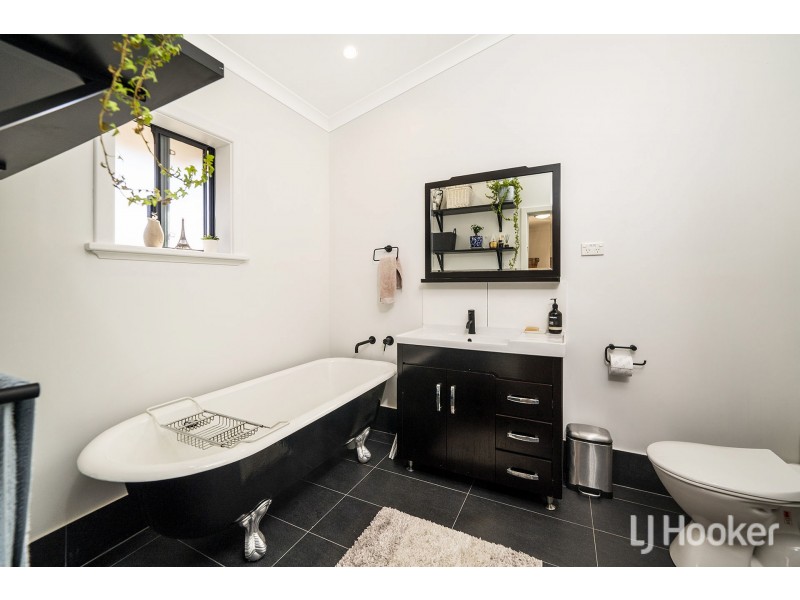 105 Tenth Avenue, Inglewood WA 6052