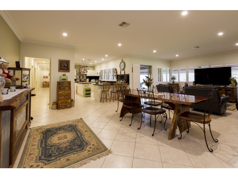 3 Braddock Road, Wellard WA 6170