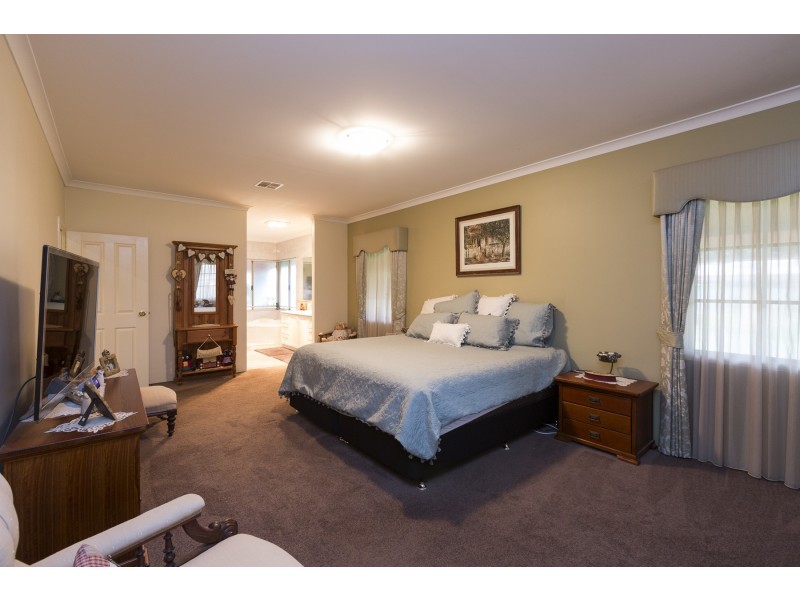 3 Braddock Road, Wellard WA 6170