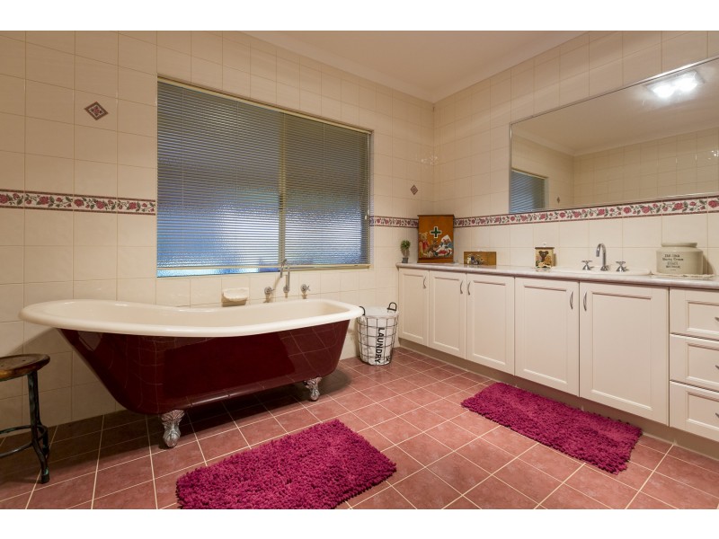 3 Braddock Road, Wellard WA 6170