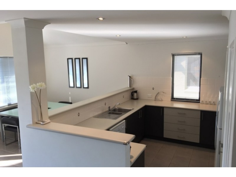 23/2 Robertson Road, Ledge Point WA 6043