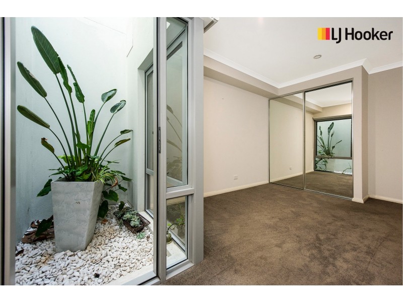 2/32 Pollard Street, Glendalough WA 6016