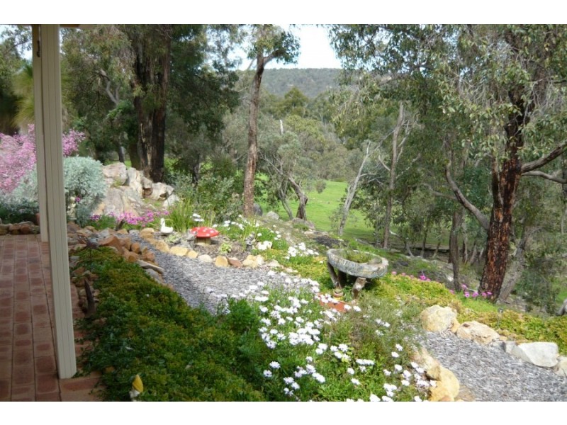 105 Tilden Drive, Gidgegannup WA 6083