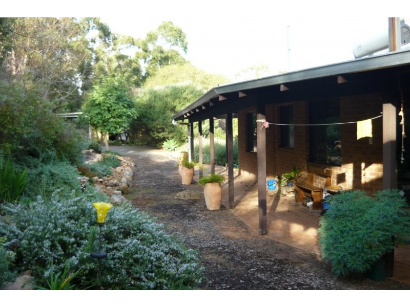 105 Tilden Drive, Gidgegannup WA 6083