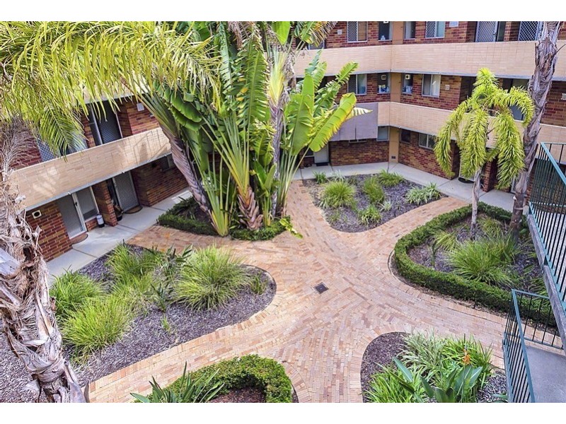 4E/47 Herdsman Parade, Wembley WA 6014